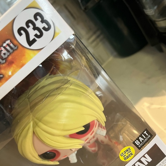 Anime Attack on Titan Female Titan GITD Bait Exclusive Funko Pop 233 - Picture 7 of 7